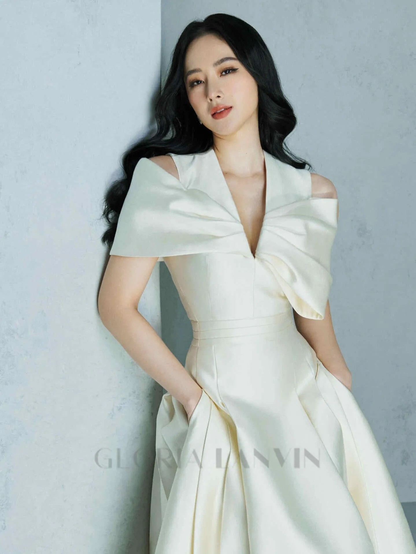 ALICE BEIGE WHITE PLEATED BOW OFF-SHOULDER MIDI DRESS Gloria Lanvin