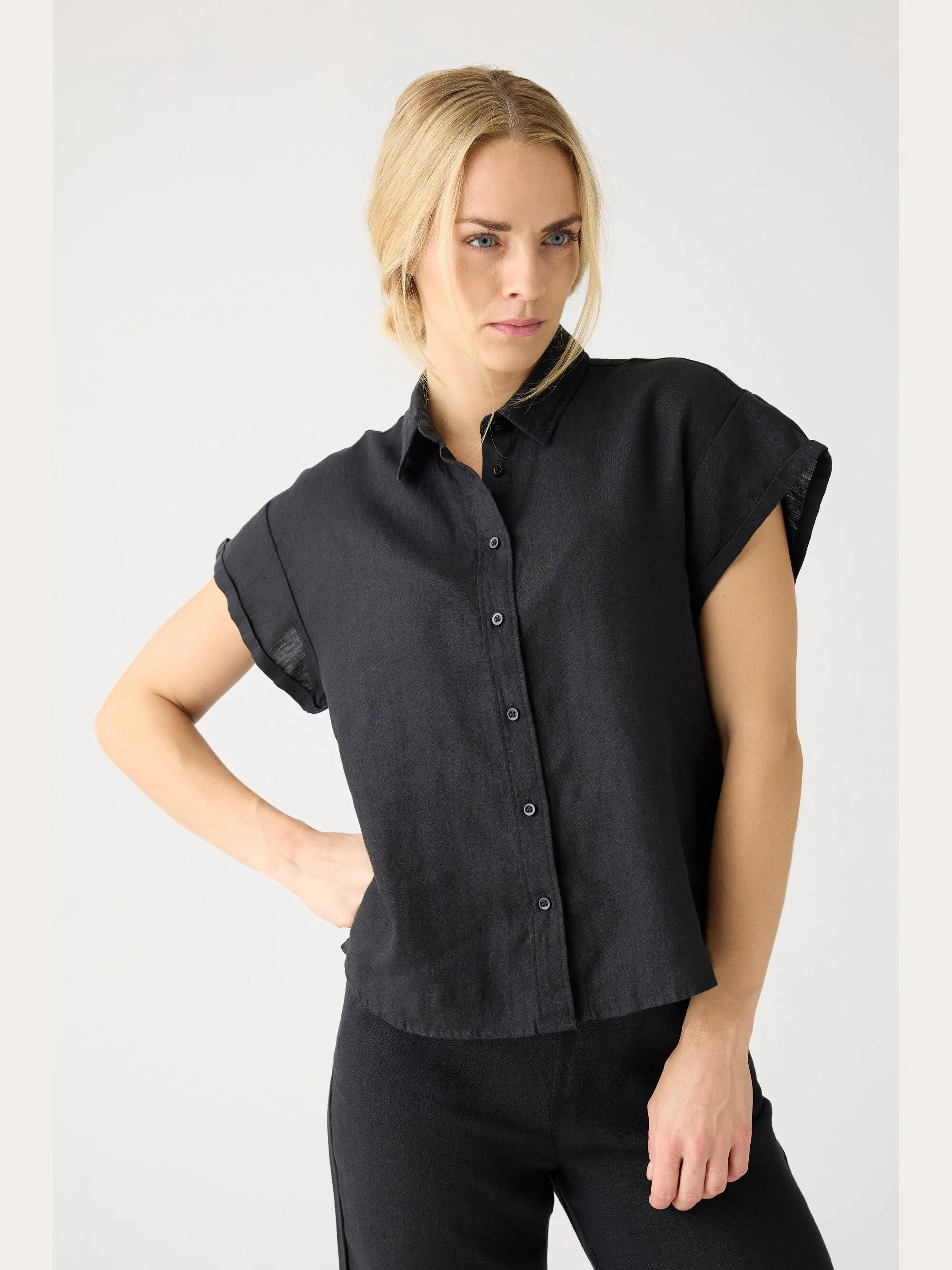 ASTER fold up short sleeve linen shirt - Black Jet Knowledge Cotton