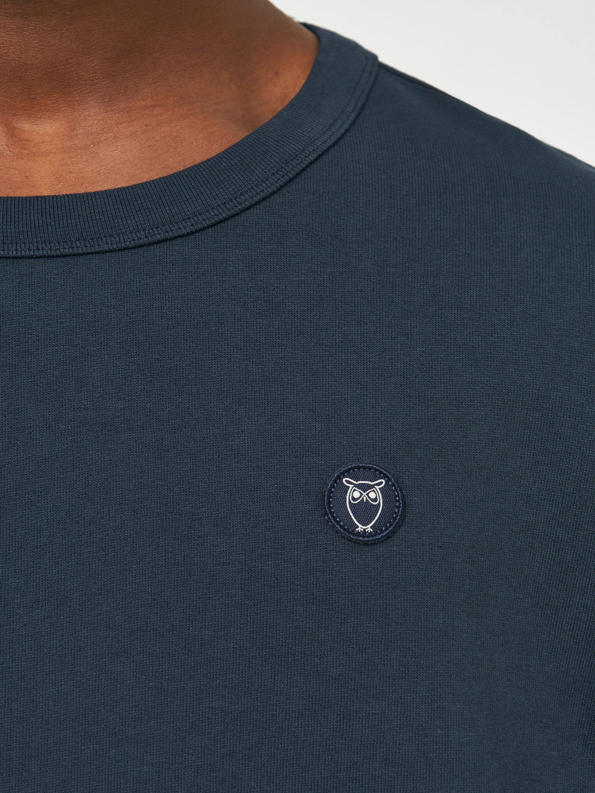 Basic badge sweat - Total Eclipse Knowledge Cotton