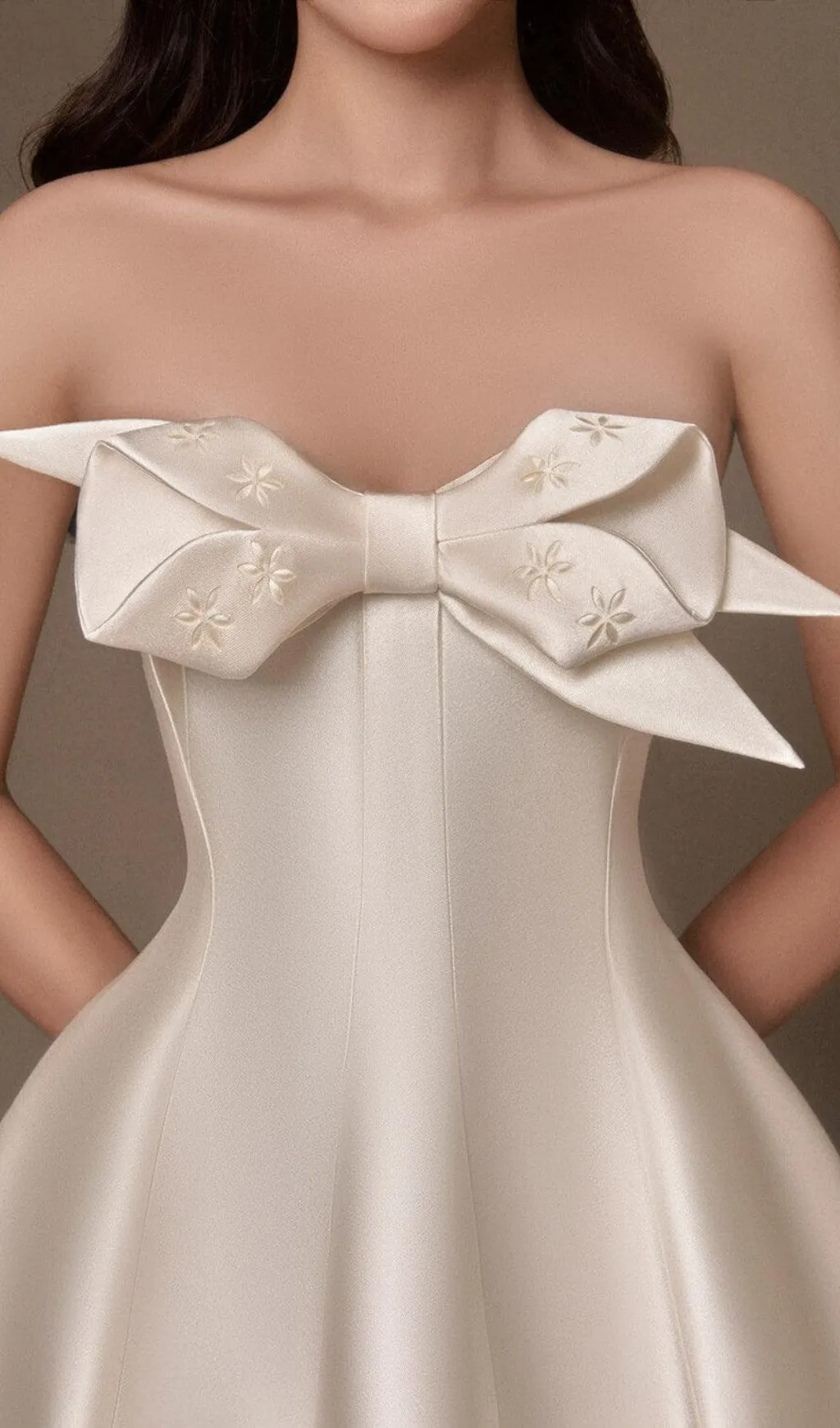 BEIGE FLARED SEMI-HEART NECK TAFFETA MIDI DRESS Gloria Lanvin