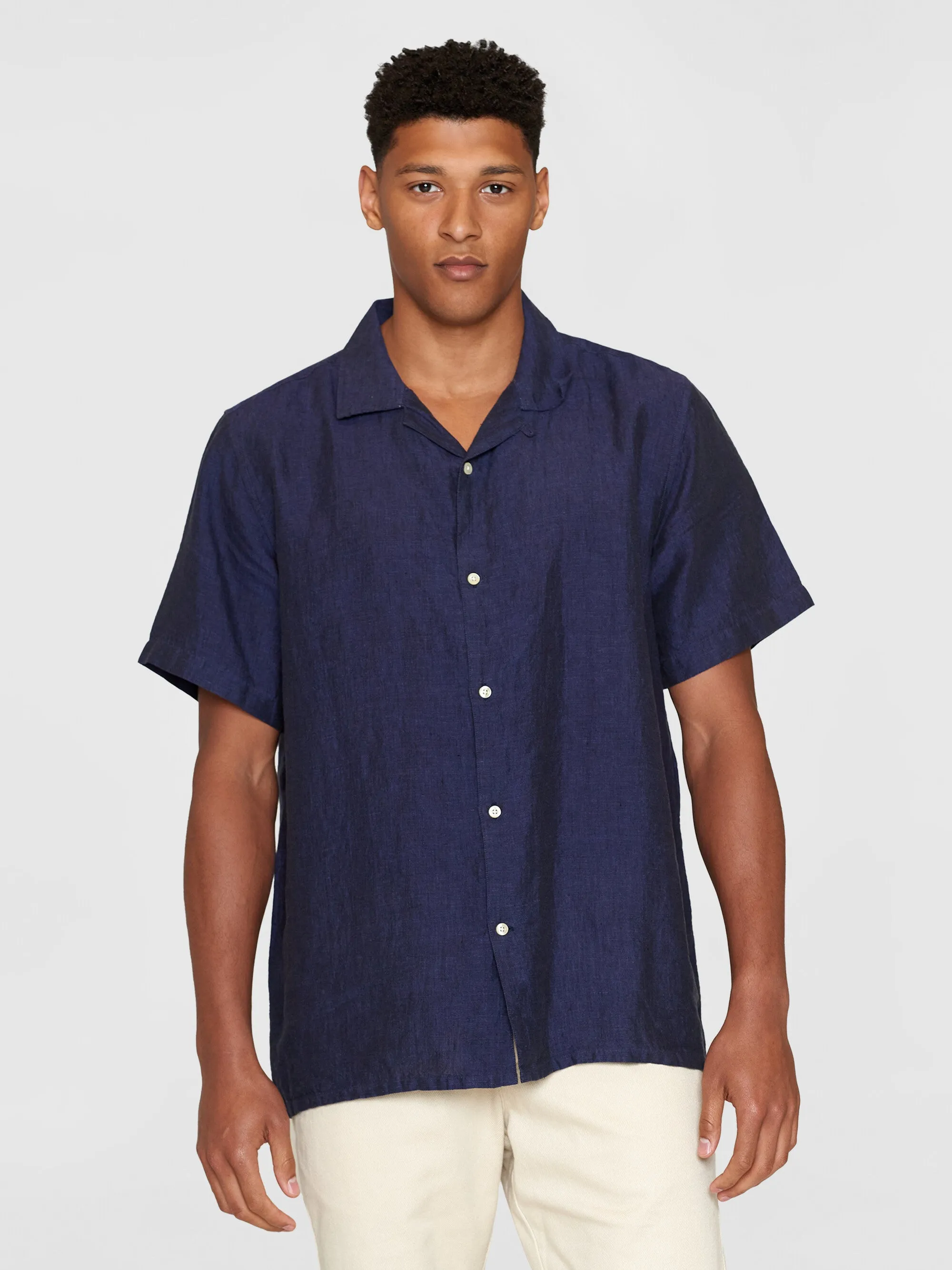 Box fit short sleeved linen shirt - Yarndyed - Total Eclipse Knowledge Cotton