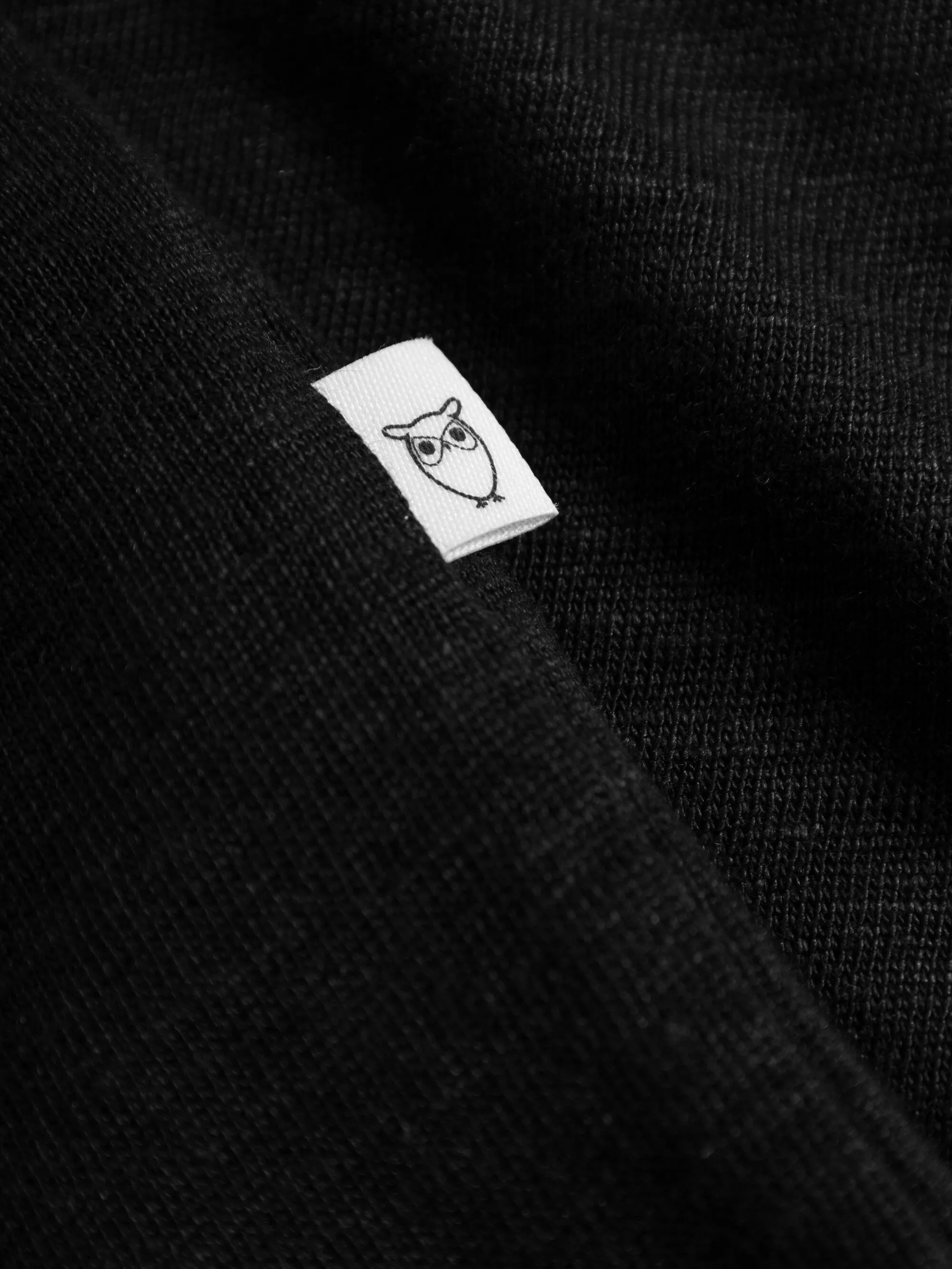 Linen t-shirt - Black Jet Knowledge Cotton