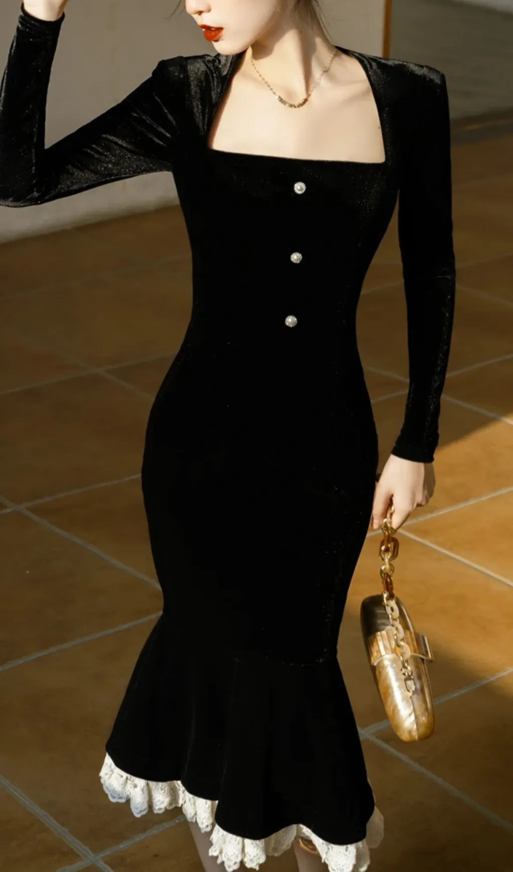 LONG-SLEEVE RUFFLE HEM FAUX VELVET MIDI DRESS Gloria Lanvin