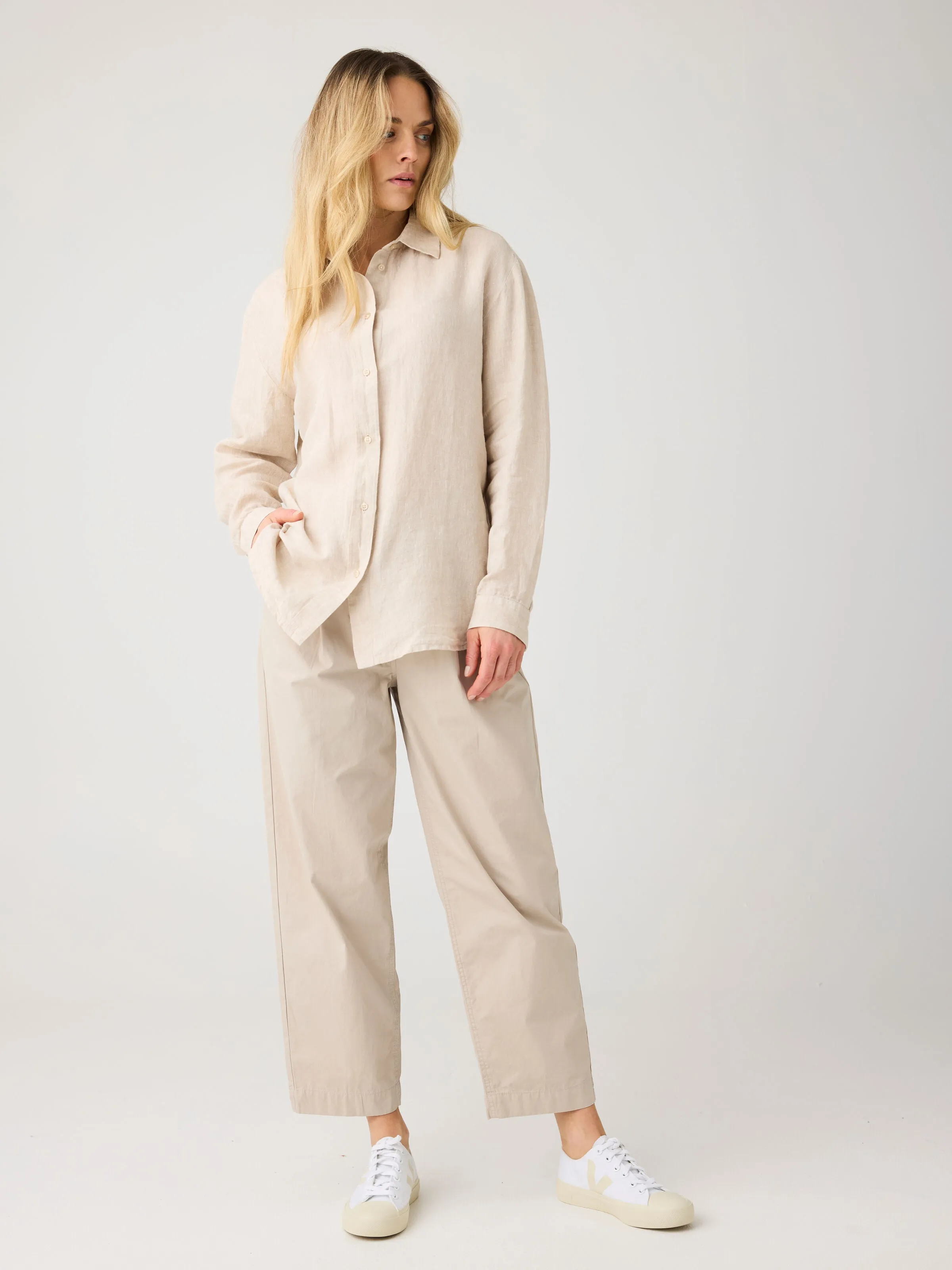 Loose linen long sleeved shirt - GOTS/Vegan - Yarndyed - Light feather gray Knowledge Cotton