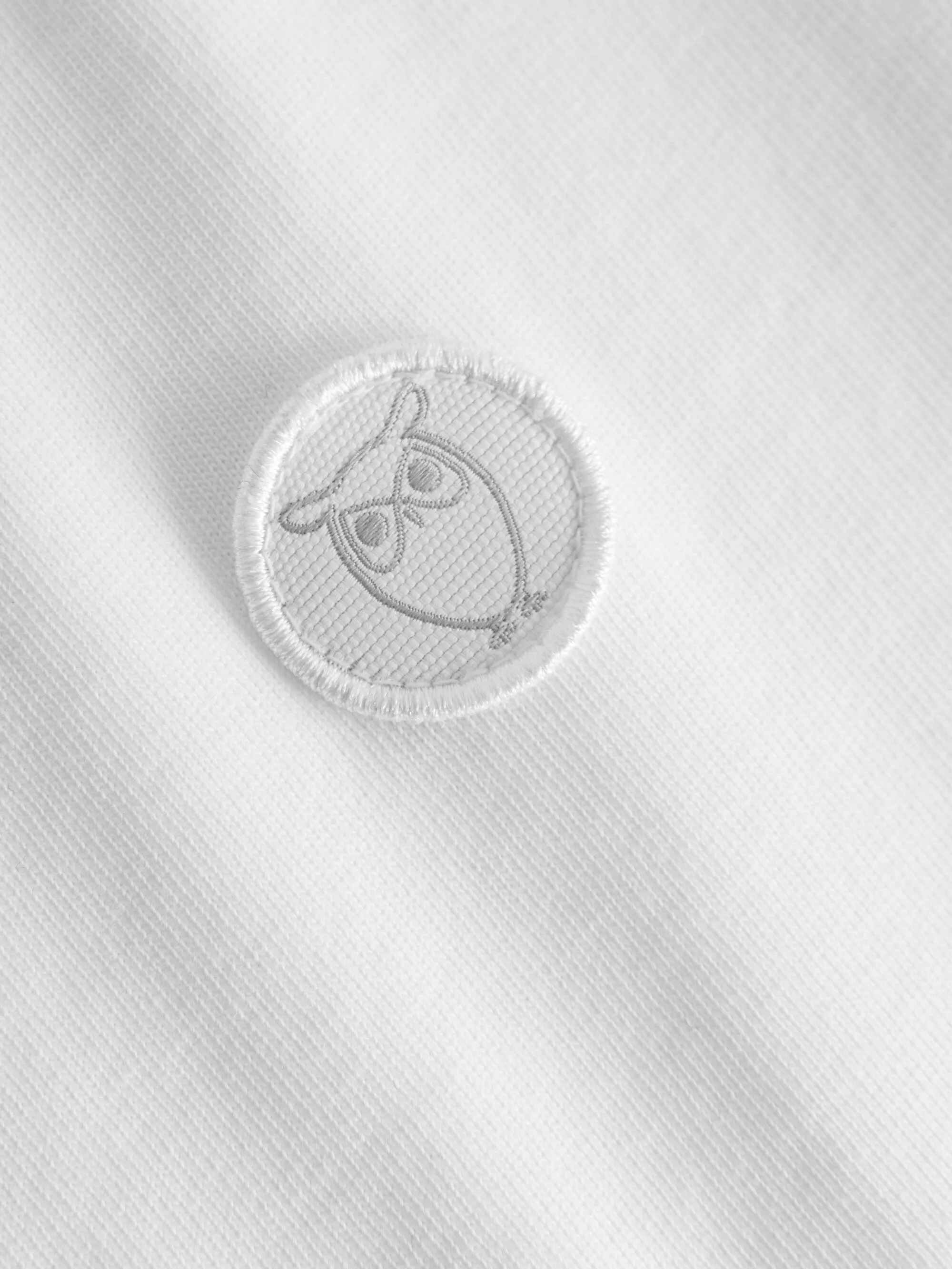Regular fit badge long sleeved - Bright White Knowledge Cotton