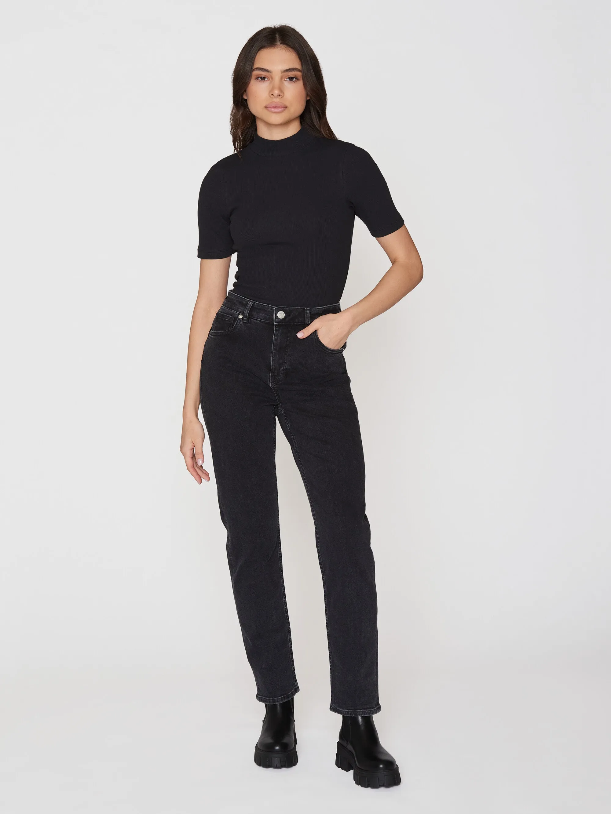 Rib high neck SS - Black Jet Knowledge Cotton